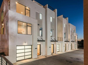 4 Connecting Condos - Sleeps 32 to 36 - Firepits - Garages - Rooftops decks - Great Views - Security